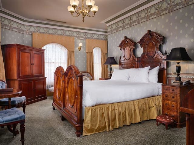 Royal Room, 1 King Bed