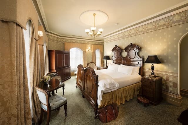 Royal Room, 1 King Bed