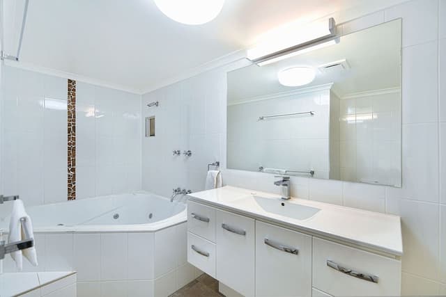 2 Bedroom Waterfacing Spa