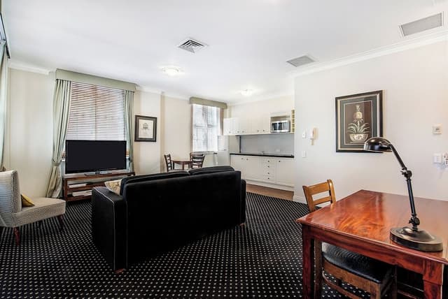 Superior One Bedroom Apartment