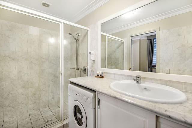 Superior One Bedroom Apartment