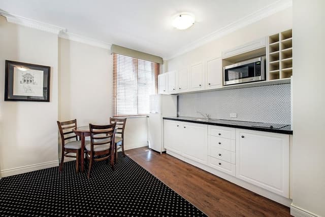 Superior One Bedroom Apartment
