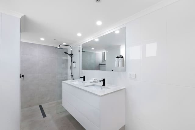 Premium Two Bedroom Ocean View Apartment