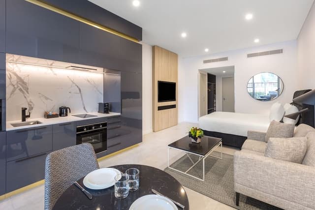 Studio Street Suite