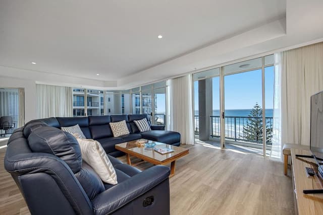 3 Bedrooms Sub Penthouse Apartment with Ocean View