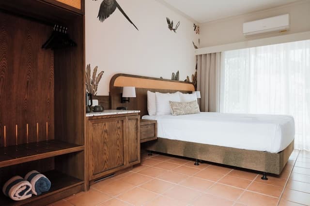 Deluxe Poolside - Eco Green Stay
