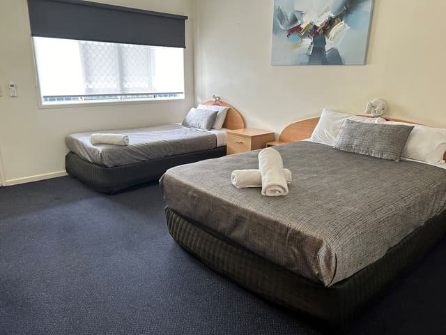 Queen Single Room