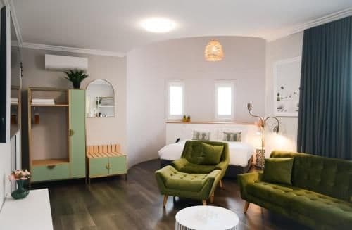 Deluxe King Room