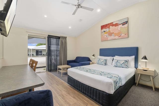 Deluxe Room, Multiple Beds, Accessible, Kitchenette