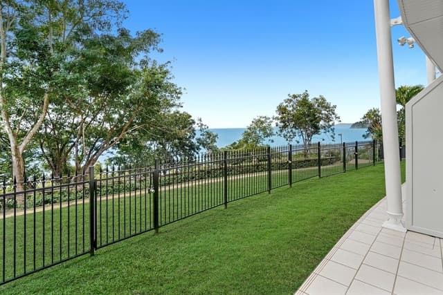 Deluxe Ocean View Studio Apartment