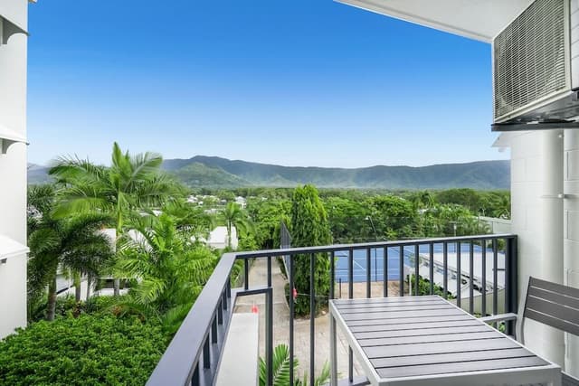 Deluxe Family Ocean View Apartments