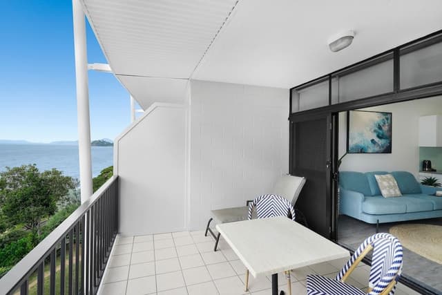 Deluxe Ocean View Studio Apartment