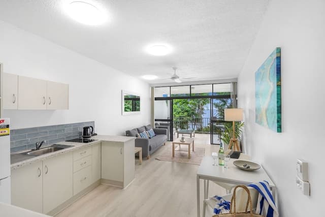 Deluxe Ocean View Studio Apartment