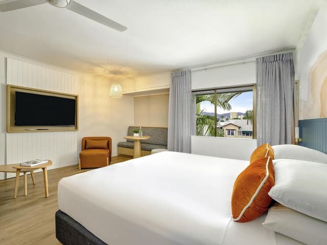 Superior Room, 1 King Bed