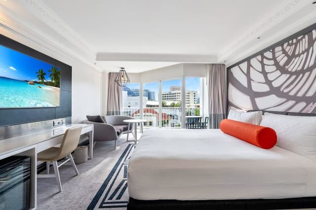 Rejuvenated Superior Room Twin, City Mountain View