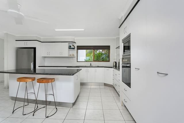 Superior Three Bedroom Sea View Apartment