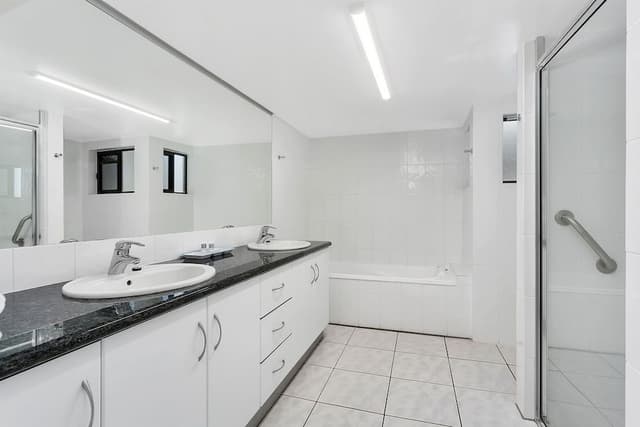 Superior Three Bedroom Sea View Apartment