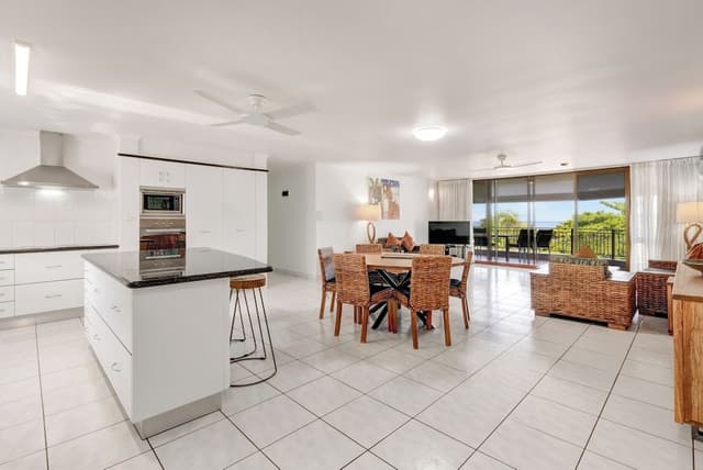 Superior Three Bedroom Sea View Apartment