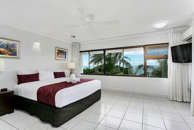 Superior Three Bedroom Sea View Apartment