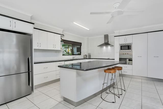 Superior Three Bedroom Sea View Apartment
