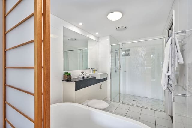 Penthouse, 3 Bedrooms, Oceanfront (Ground Floor)
