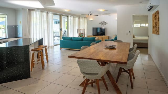 Corner Three Bedroom Swimout Apartment