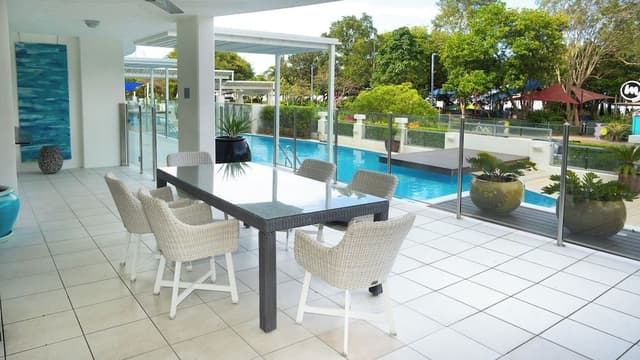 Corner Three Bedroom Swimout Apartment