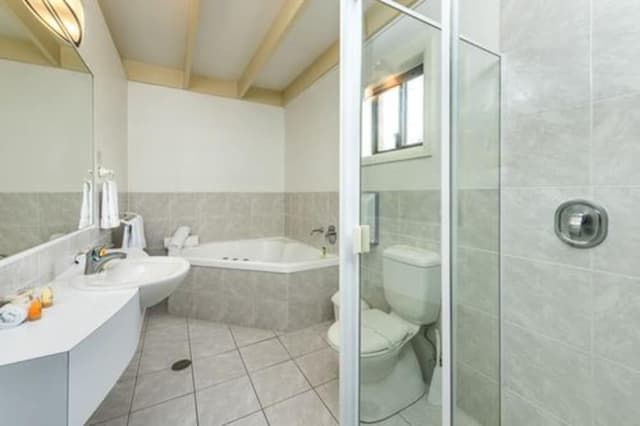 King Spa Villa