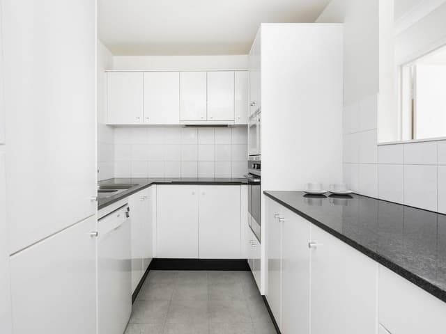 Room, 3 Bedrooms