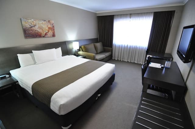 Atrium Queen Room