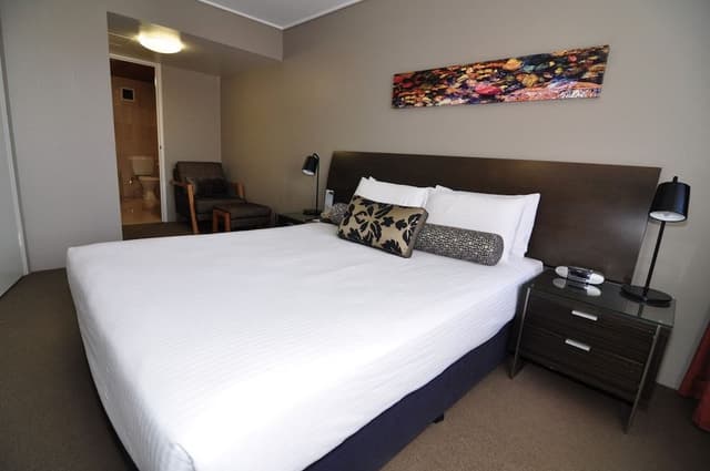 Atrium Queen Room