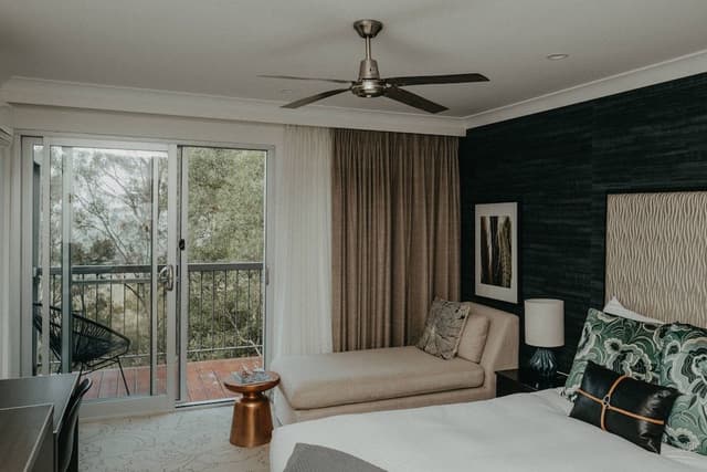 Deluxe Room, 1 Queen Bed, Mountain View