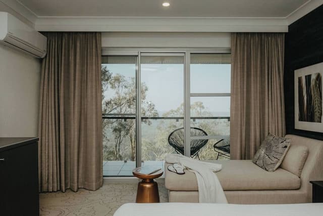 Privilege, Room, 1 Queen Bed, Mountain View