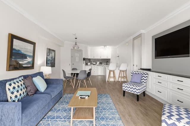 Deluxe One Bedroom Apartment