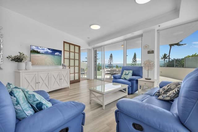 Apartment, 3 Bedrooms, Beach View