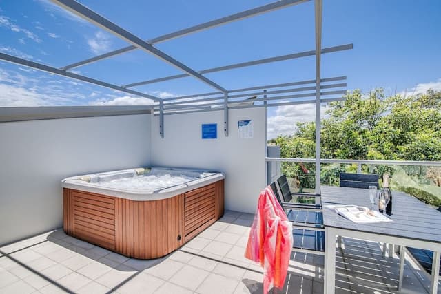 Three Bedroom Villa with Spa