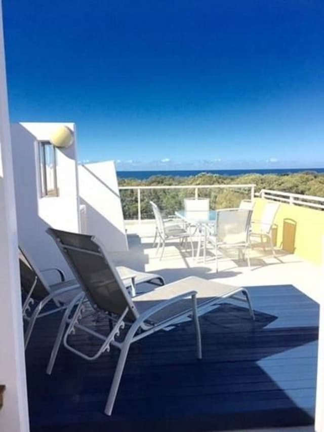Two bedroom Apartment with Seaview Rooftop