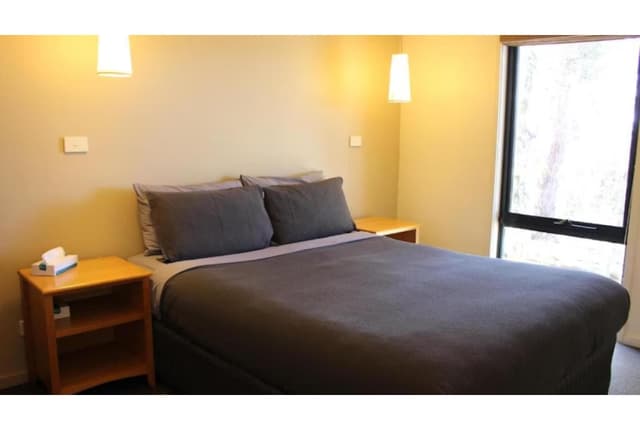 Superior 2 Bedroom Spa Chalet - Sleeps 4