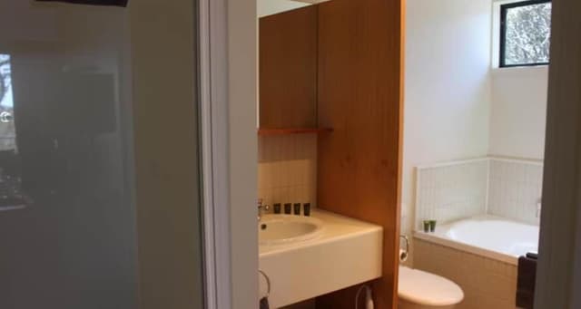Superior 2 Bedroom Spa Chalet - Sleeps 4