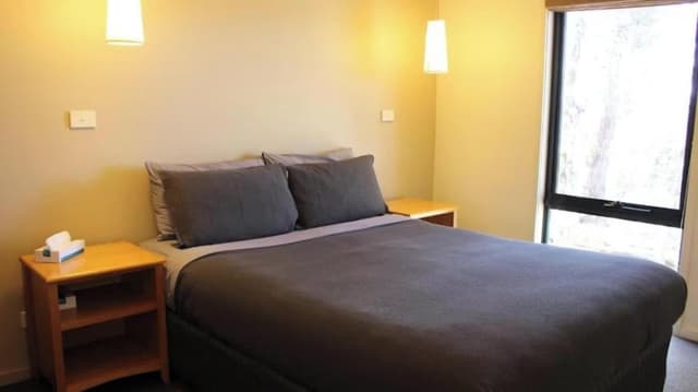 Superior 2 Bedroom Spa Chalet - Sleeps 4