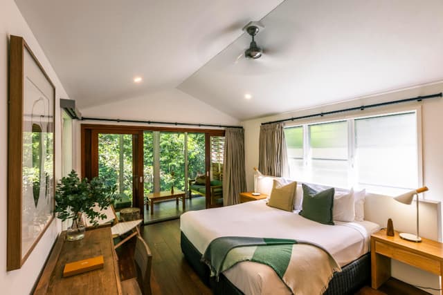 Canopy Bayan Room