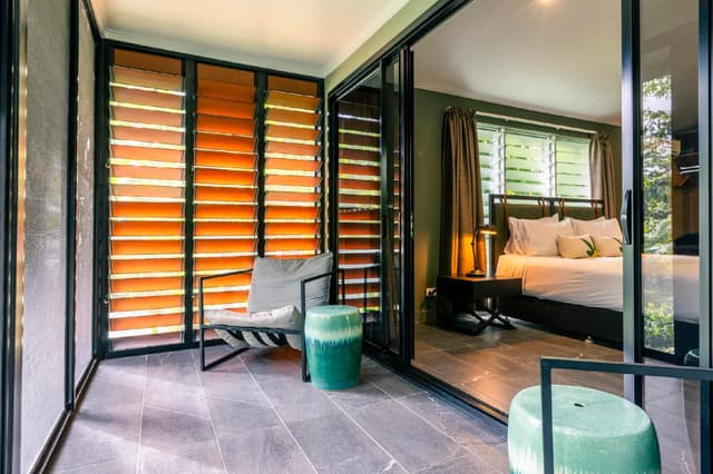 Lagoon Bayan Room