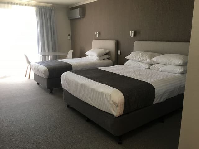 Suite Queen and Single
