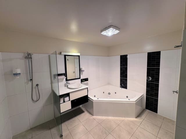 Two Bedroom Spa Apartment with Ocean view