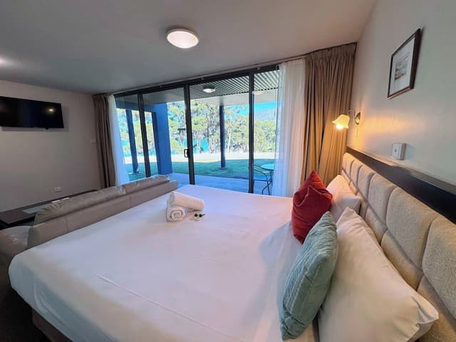 Two Bedroom Spa Apartment with Ocean view