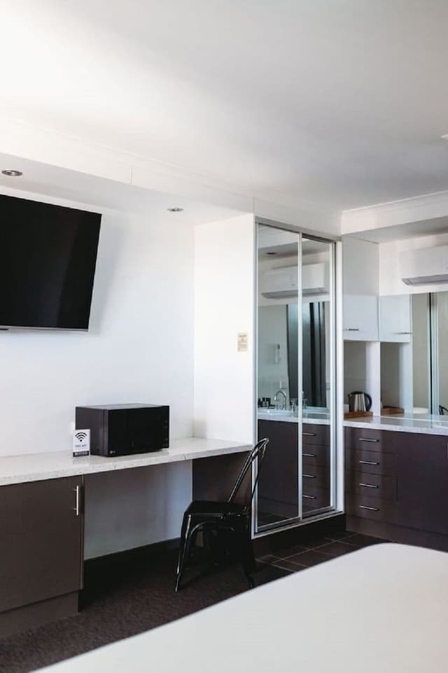Deluxe Spa Room