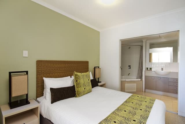 Studio Suite (Spa, Town-Hinterland View)