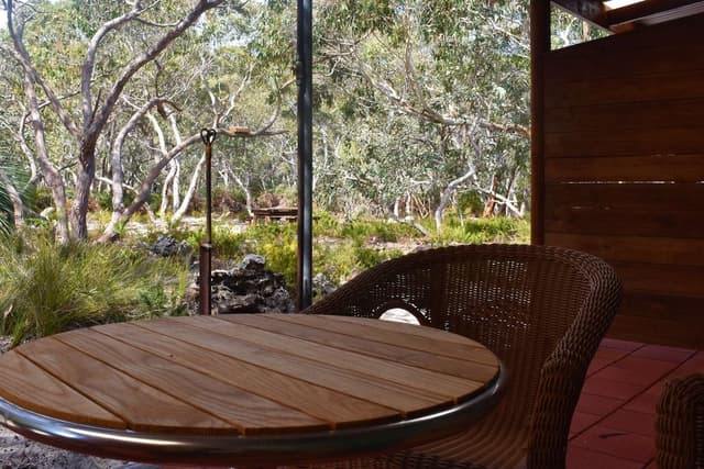 Eco Lodge Room King & Single
