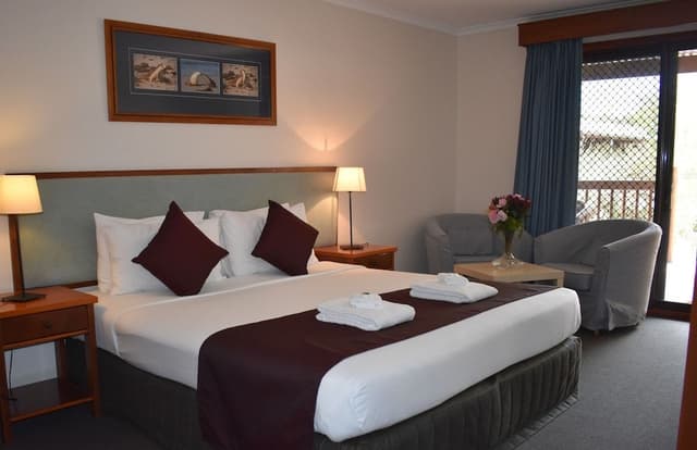 Suite, Courtyard Area