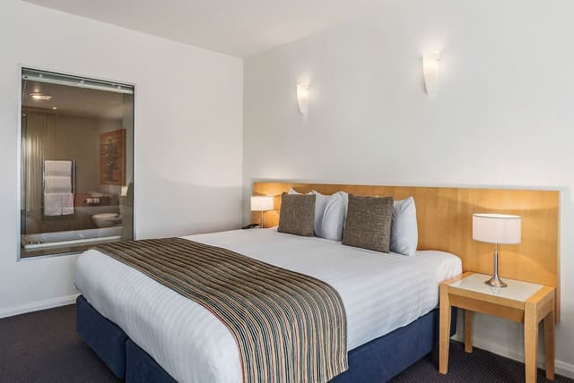 Deluxe Hotel Room